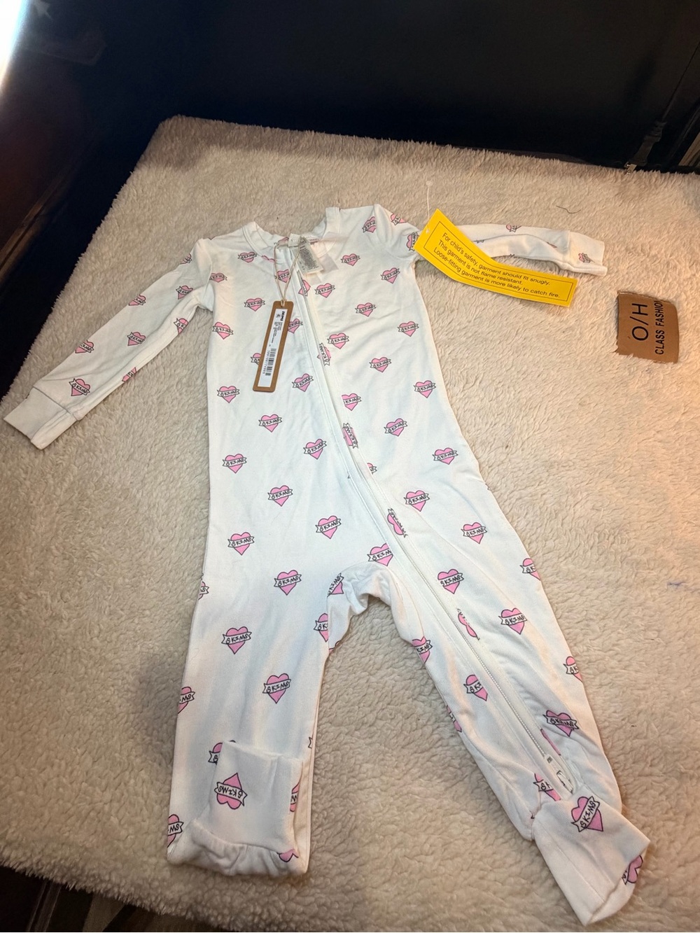 NWT SKIMS White Footed Sleep Sack with Pink Heart Logos - Picture 2 of 4